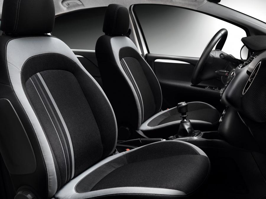  Fiat Punto 3-Door 2012 года  (фото 13 из 16)